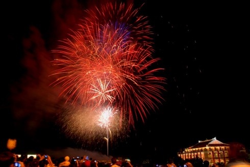 Cả 3 miền hân hoan đón thời khắc giao thừa - ảnh 12