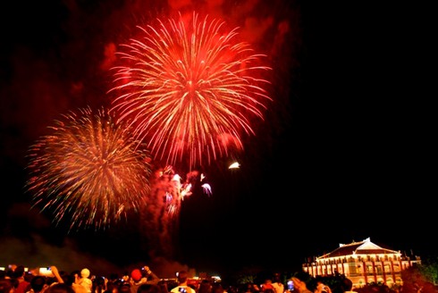 Cả 3 miền hân hoan đón thời khắc giao thừa - ảnh 22