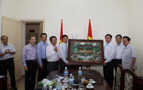 Trưởng Ban Kinh tế trung ương làm việc với UB Giám sát tài chính - ảnh 1
