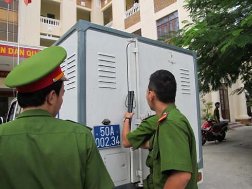 Phó chánh án ngăn cản phóng viên tác nghiệp - ảnh 2