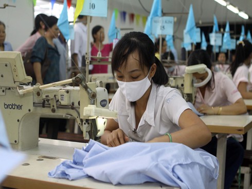 Thứ trưởng Bộ LĐ-XH: Tăng lương 30%, ai đề xuất chứ không phải tôi