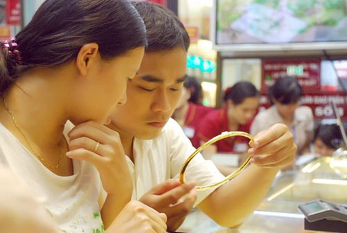 Giá vàng tiếp tục giảm, bi quan bao trùm đến hết năm - ảnh 1