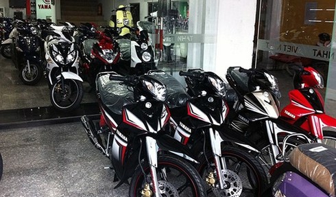 xe-máy, kinh-doanh, đại-lý, thị-trường, khó-khăn, tồn-kho, mẫu-mới, Honda, Yamaha, nhân-viên, nghỉ-việc, cửa-hàng-xe-máy
