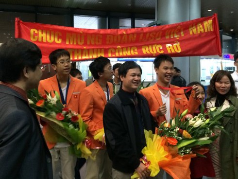 Đoàn 6 học sinh Việt Nam giành huy chương Olympic khoa học trẻ quốc tế - ảnh 1