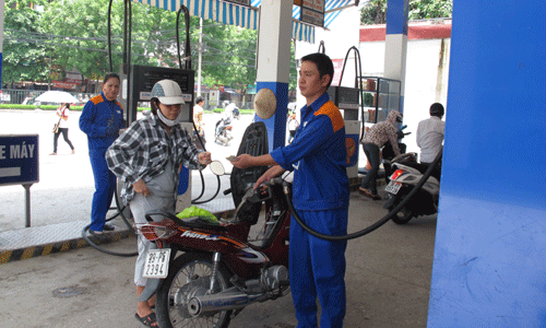 Bộ Tài chính bóc mẽ hoa hồng xăng dầu - ảnh 1