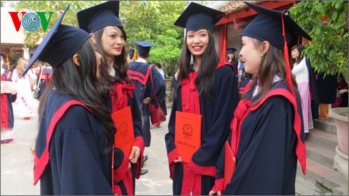 Tuýt còi việc