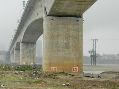 Đã xác định nguyên nhân nứt trụ cầu Vĩnh Tuy - ảnh 1