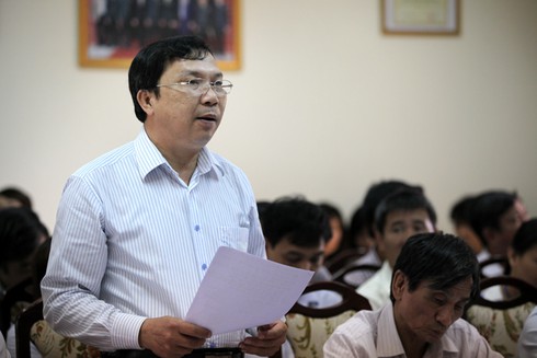 Bộ trưởng ăn bánh mì tiếp dân - ảnh 3