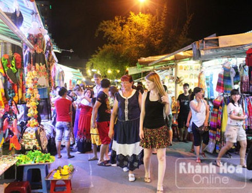 Hấp dẫn chợ đêm Nha Trang - ảnh 3