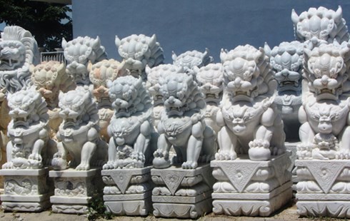 Cấm linh vật ngoại lai, làng nghề đá lo mất nghiệp - ảnh 1