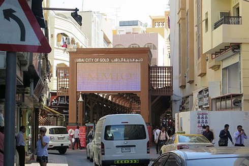 Hình ảnh cận cảnh chợ bán vàng theo cân - ảnh 1