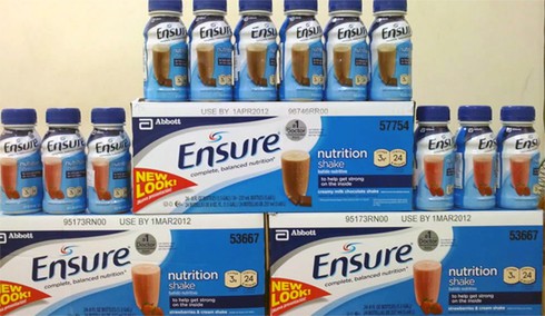 Rút ruột, kỳ thị khách hàng: Sữa ngoại điềm nhiên