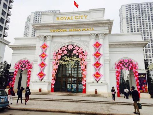 Rực rỡ sắc xuân tại Vincom - ảnh 1