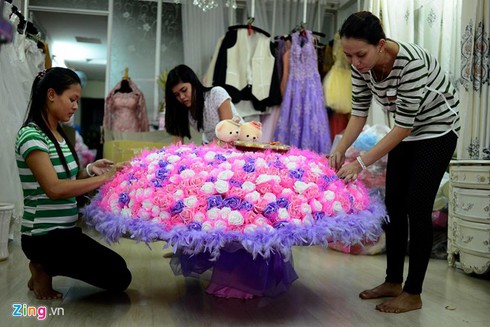 Bó hồng 700 bông giá 10 triệu dịp Valentine - ảnh 8