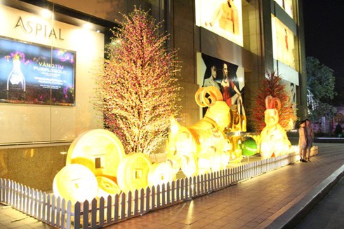 Rực rỡ sắc xuân tại Vincom - ảnh 7