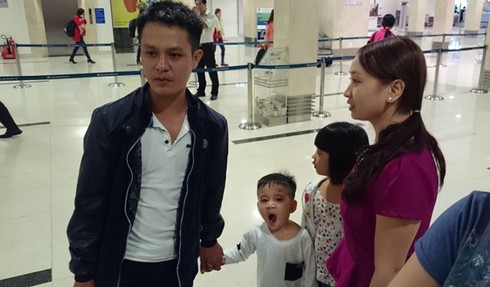 Vật vã gần 10 giờ vẫn không được lên máy bay về quê - ảnh 10