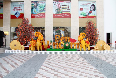 Rực rỡ sắc xuân tại Vincom - ảnh 3