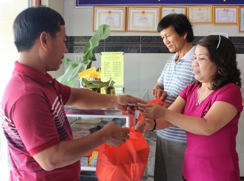 Từ gánh hàng rong thành bà chủ tỷ phú - ảnh 1