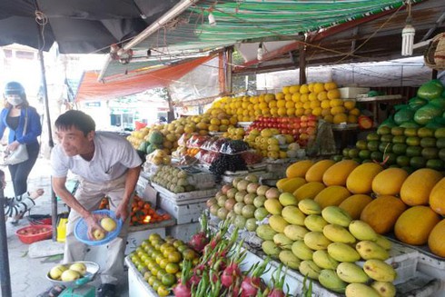 Dưa thần tài Trung Quốc: Rẻ vẫn ế vì