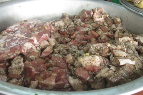 Về làng mỗi người gói hàng nghìn bánh chưng mùa Tết - ảnh 5