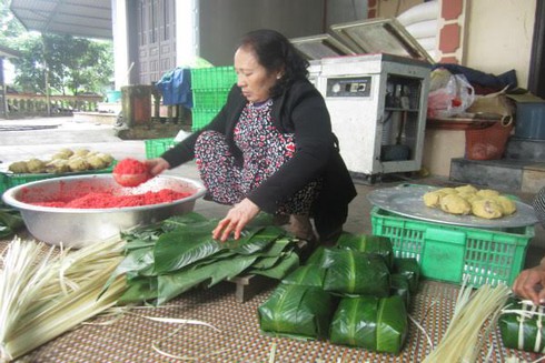 Về làng mỗi người gói hàng nghìn bánh chưng mùa Tết - ảnh 8