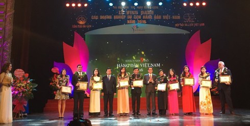 Vingroup đạt 4 danh hiệu Du lịch hàng đầu Việt Nam 2016 - ảnh 1