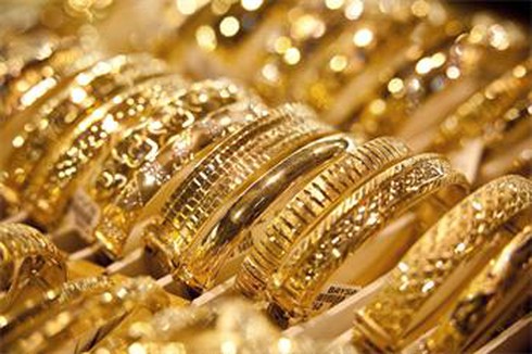 Giá vàng hôm nay 25/7 đồng loạt giảm, mua bán thận trọng - ảnh 1