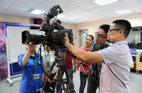 Nhận diện nguy cơ “tự diễn biến”, “tự chuyển hóa” trong lĩnh vực báo chí và một số giải pháp khắc phục (Kỳ 2) - ảnh 1