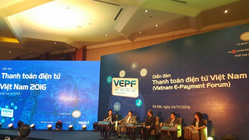 Phó Thủ tướng Vũ Đức Đam: “Cần tạo sức ép và cơ chế khuyến khích thúc đẩy thanh toán điện tử” - ảnh 1