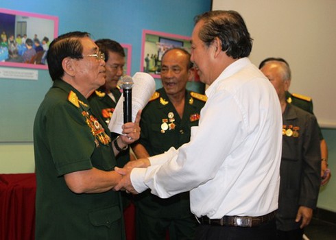 Phó Thủ tướng Thường trực gặp mặt cựu chiến sĩ cách mạng bị địch bắt tù đày - ảnh 1