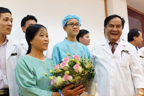 Mẹ hiến 60% gan cứu con thoát khỏi “cửa tử” - ảnh 3