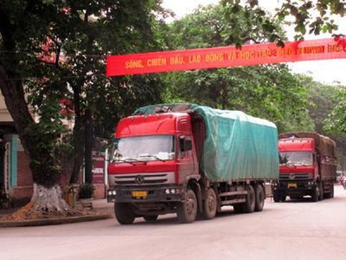 Xe tải Trung Quốc hoạt động trái phép trên đất Hà Giang - ảnh 1