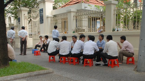 Hỗn loạn vì tin cúp điện toàn miền Nam - ảnh 2