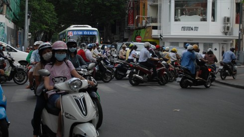 Hỗn loạn vì tin cúp điện toàn miền Nam - ảnh 3