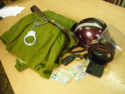 Giả danh cảnh sát vào... trụ sở CA huyện xin người thì bị tóm - ảnh 1