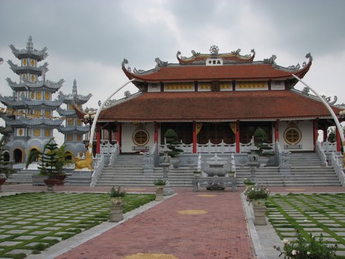 Chân dung vị sư thích luồn tay vào ngực phụ nữ trị bệnh - ảnh 3