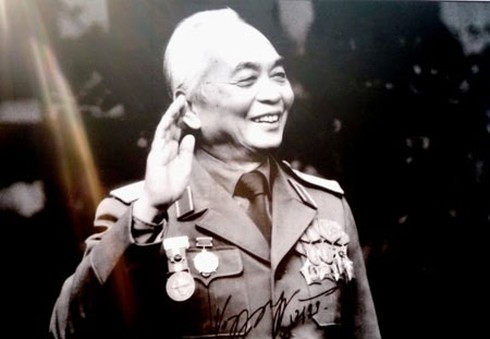 Dai tuong Vo Nguyen Giap - Dien bien phu