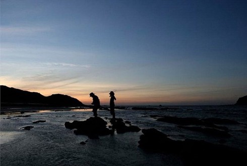 Khung cảnh bình minh và hoàng hôn trên đảo đẹp huyền ảo.