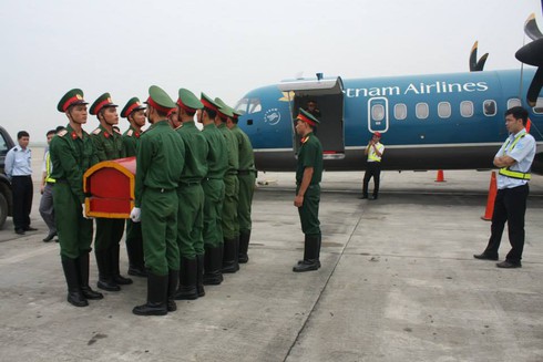 Hình ảnh máy bay ATR 72 vận chuyển thi hài Đại tướng Võ Nguyên Giáp - ảnh 3