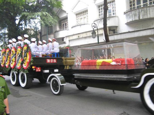 Tin, ảnh mới nhất về Lễ truy điệu, an táng Đại tướng Võ Nguyên Giáp sáng 13-10 - ảnh 61