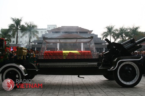 Xem lại hình ảnh xúc động tại lễ truy điệu Đại tướng Võ Nguyên Giáp - ảnh 19