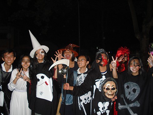 Hình ảnh, trang trí, mặt nạ Halloween 2013: Rùng rợn, đủ các loại giá - ảnh 2