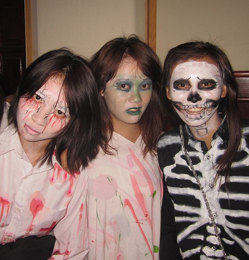 Hình ảnh, trang trí, mặt nạ Halloween 2013: Rùng rợn, đủ các loại giá - ảnh 1
