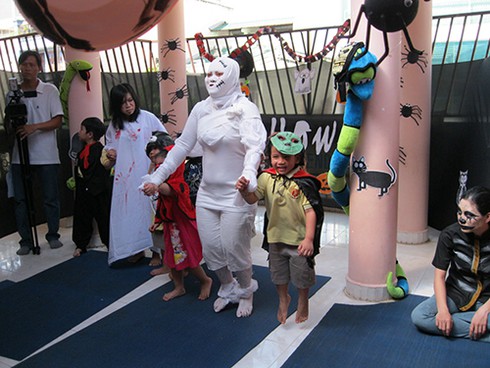 Hình ảnh, trang trí, mặt nạ Halloween 2013: Rùng rợn, đủ các loại giá - ảnh 4