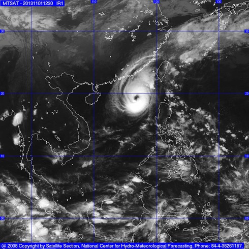 Tin mới nhất về cơn bão số 12: Biển động dữ dội - ảnh 1