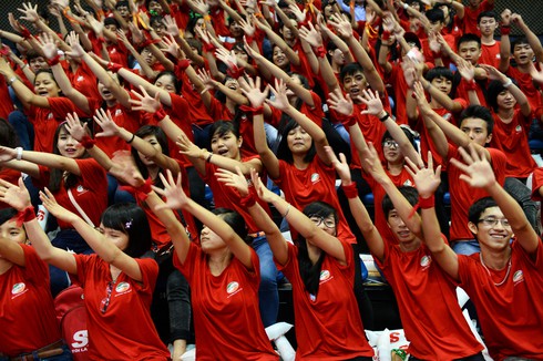 Ảnh: Mỹ Tâm hát sung, cởi phăng áo khoác - ảnh 10