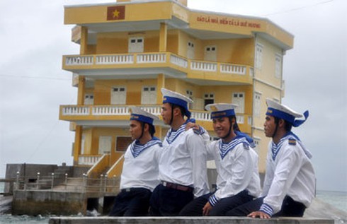 Trường Sa nơi mùa xuân đến sớm - ảnh 1