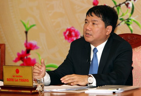 Bộ trưởng Thăng thương anh em tài xế phục vụ Tết - ảnh 1