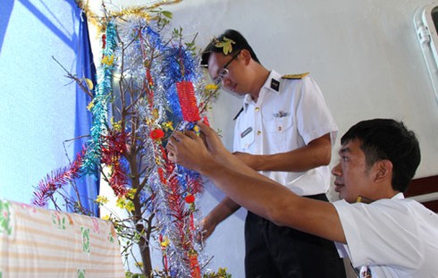 Đón xuân trên “Đoàn tàu Không số” - ảnh 1