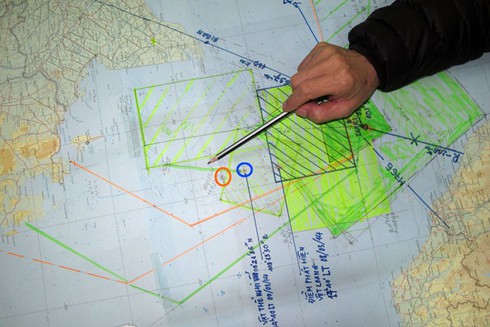 Mới: Việt Nam đã tiếp cận vị trí nghi ngờ có mảnh vỡ máy bay - ảnh 3